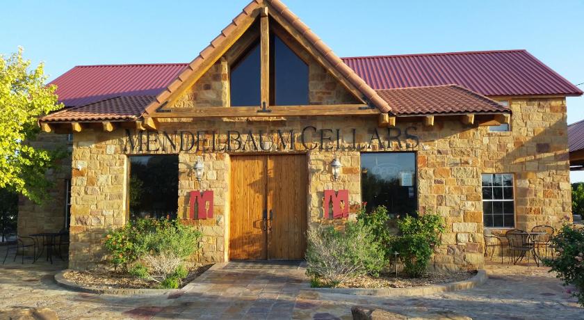Fredericksburg Fig Cabin 2-Star Accommodation restaurant