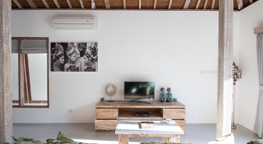 Aloha Beach House Bingin photo