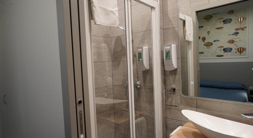 Image of Single Room with Private Bathroom 2