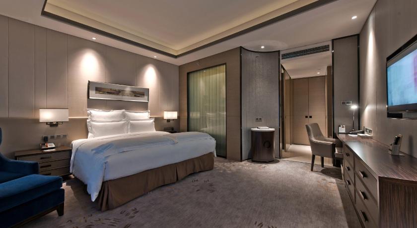 Image of Superior King City View 1