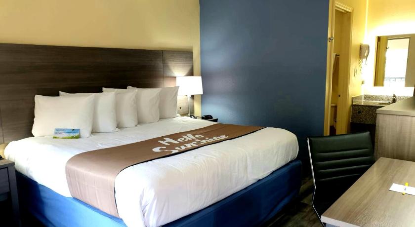 Days Inn by Wyndham Cleveland TN photo