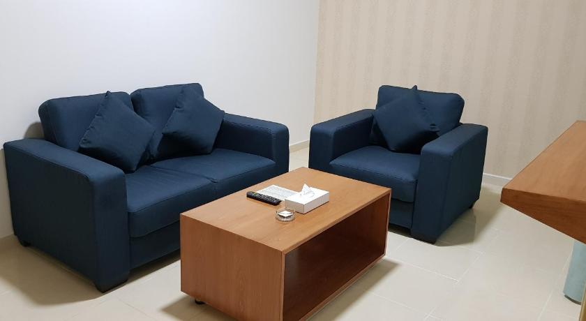 Image of 1 Bedroom Suite with Parking 13