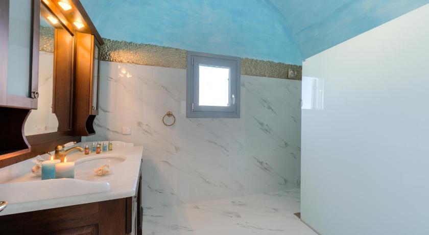 Oia Captain's Villa photo