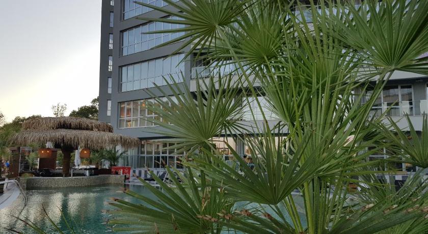 Allure Beach Resort Aparthotel photo