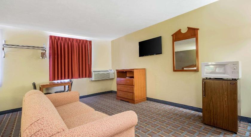 Econo Lodge Lansing - Leavenworth