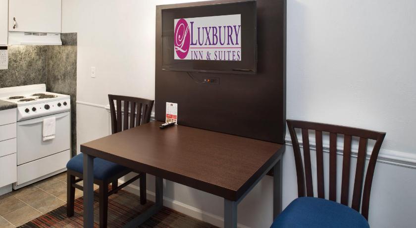 Luxbury Inn & Suites photo