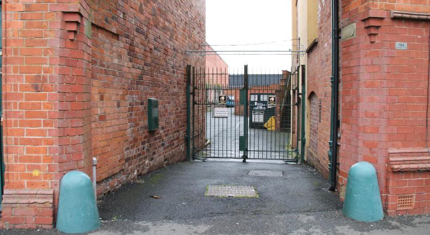 New Birmingham City Center 2 Bedroom Apartment Jewellery