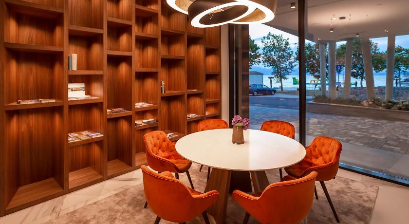 Luxury Hotel Riva photo