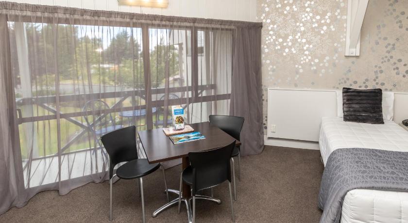 Image of Superior King Studio 7