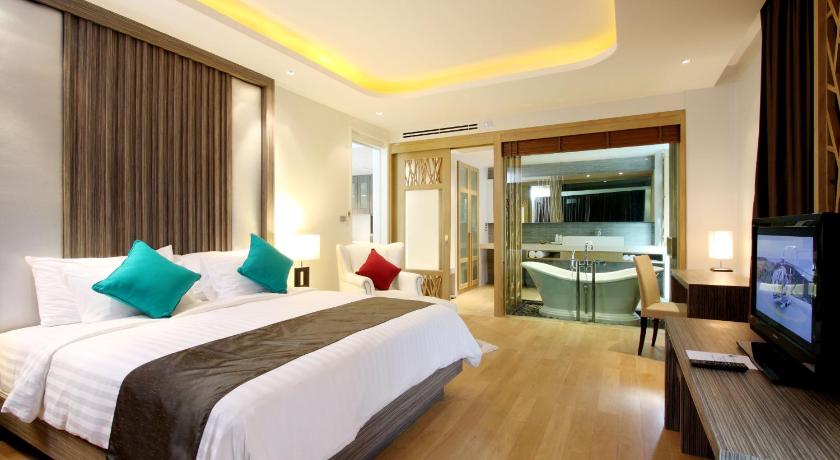 Image of Suite, One Bedroom Pool Access 1