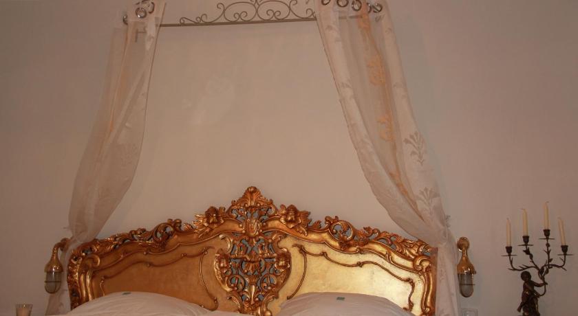 Image of Premium King Room 4