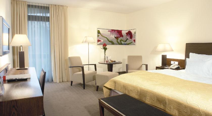 Ramada by Wyndham Nuernberg Parkhotel photo