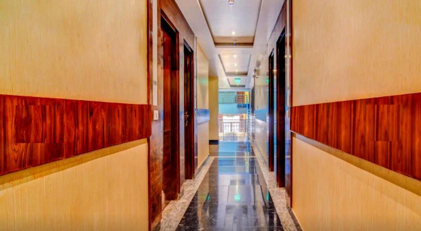 Vaccinated Staff- Capital O 43116 Hotel Grand