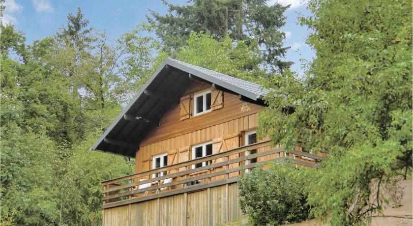 Holiday Home Chalet Bous - Breinchen — Hotel in Vianden