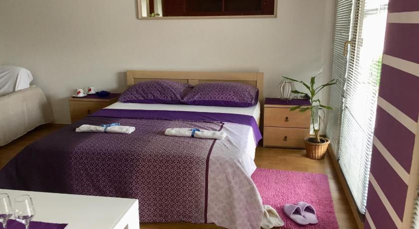 Image of One-Bedroom Apartment 9