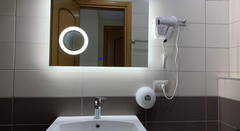 Hotel Lahuta photo
