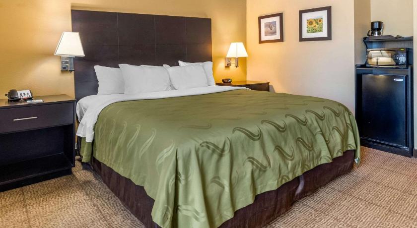 Quality Inn & Suites Lenexa Kansas City