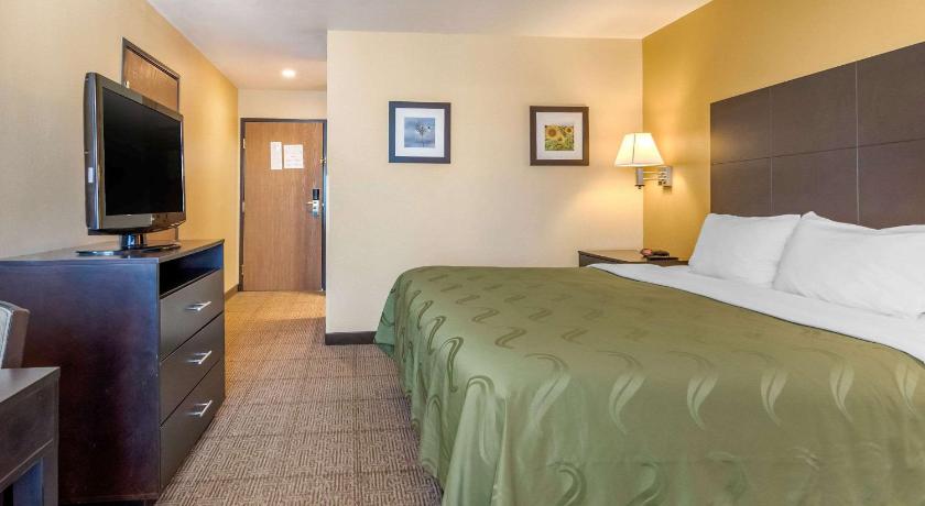 Quality Inn & Suites Lenexa Kansas City