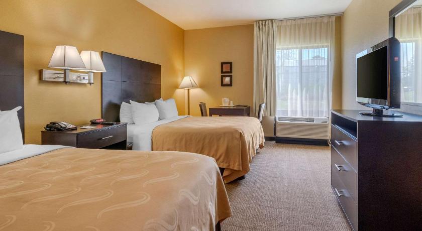 Quality Inn & Suites Lenexa Kansas City