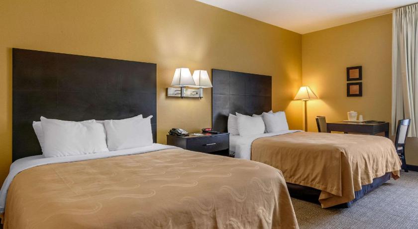 Quality Inn & Suites Lenexa Kansas City