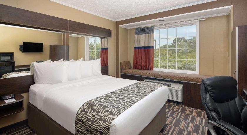 Microtel Inn & Suites by Wyndham Columbia Two Notch Rd Area