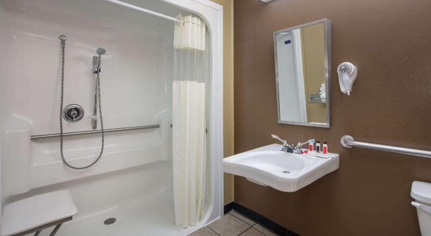 Microtel Inn & Suites by Wyndham Columbia Two Notch Rd Area