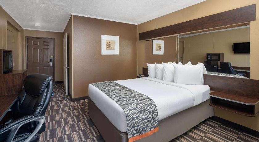 Microtel Inn & Suites by Wyndham Columbia Two Notch Rd Area