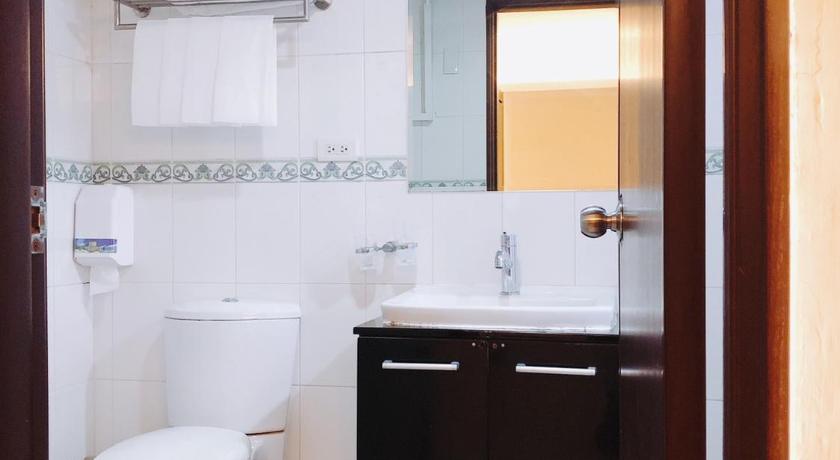 Image of Deluxe Quadruple Room 6