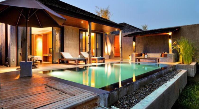 Khao Yai Muthi Maya Forest Pool Villa Resort 5-Star Hotel lobby