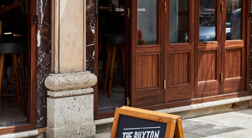 The Buxton photo