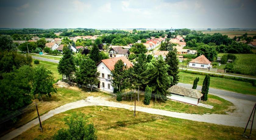 Locomotiv Vendeghaz — Hotel in Hercegszántó