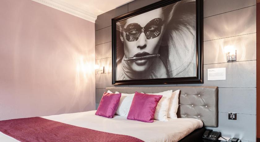 Image of Deluxe Double or Twin Room 5
