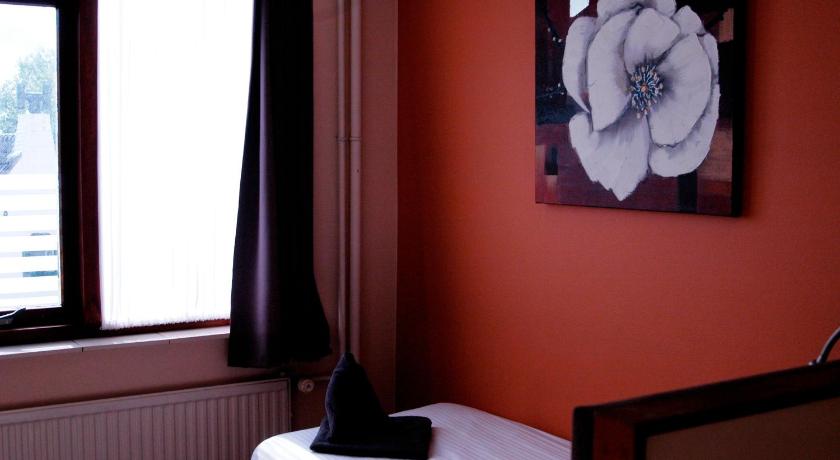 Image of Single Room 1
