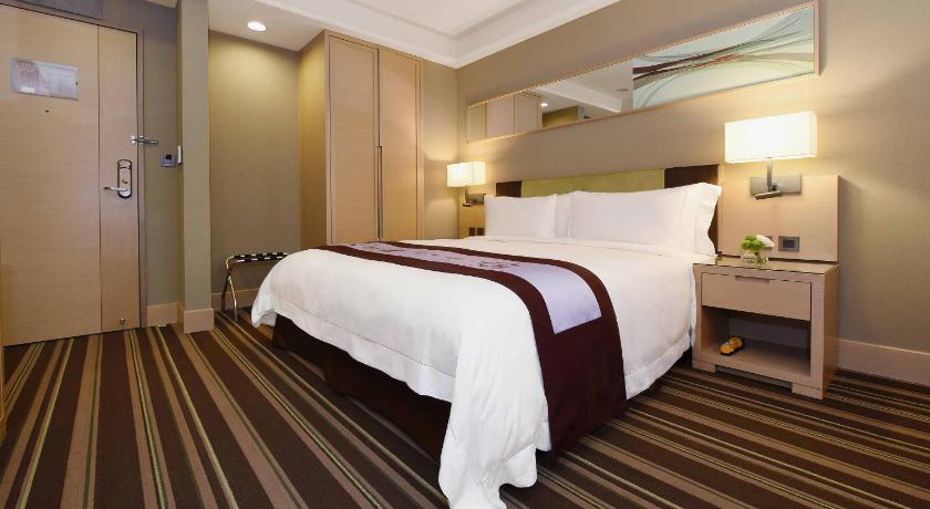 Image of Superior Double 3