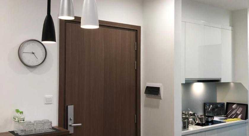 Netflix free- Luxury Condotel Vinhomes Skylake - image 5