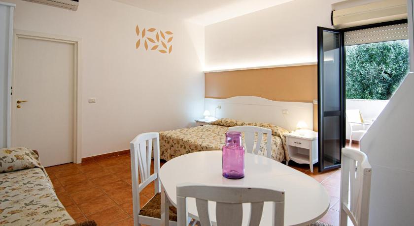 Quadruple Room with Balcony, Giardino Degli Ulivi Resort Masseria in Trinitapoli