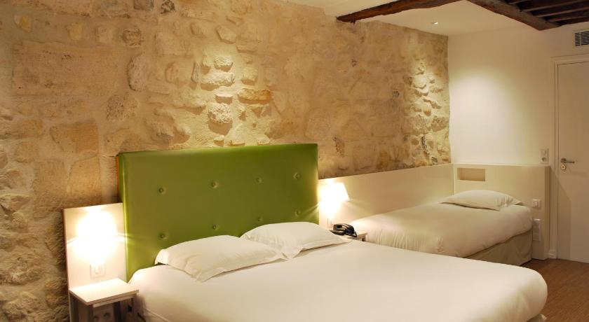 Image of Superior Triple Room - 1 double bed + 1 single bed 3
