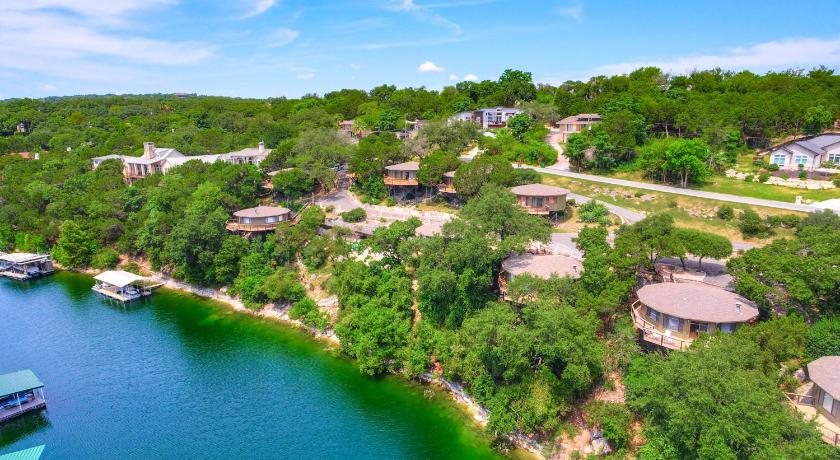 レイクウェイ (TX) Lakefront Treehouse on Lake Travis Pool & Hot Tub 4つ星 宿泊施設 眺望