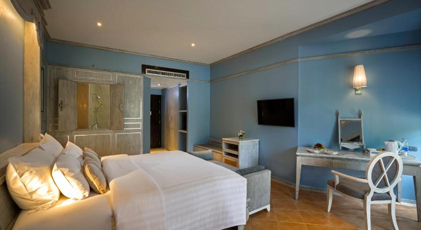 Image of Deluxe Pool View 8