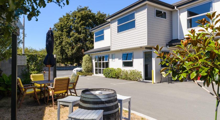 Ellena Court Motel photo
