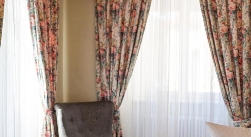 Schlosshotel Bad Neustadt photo