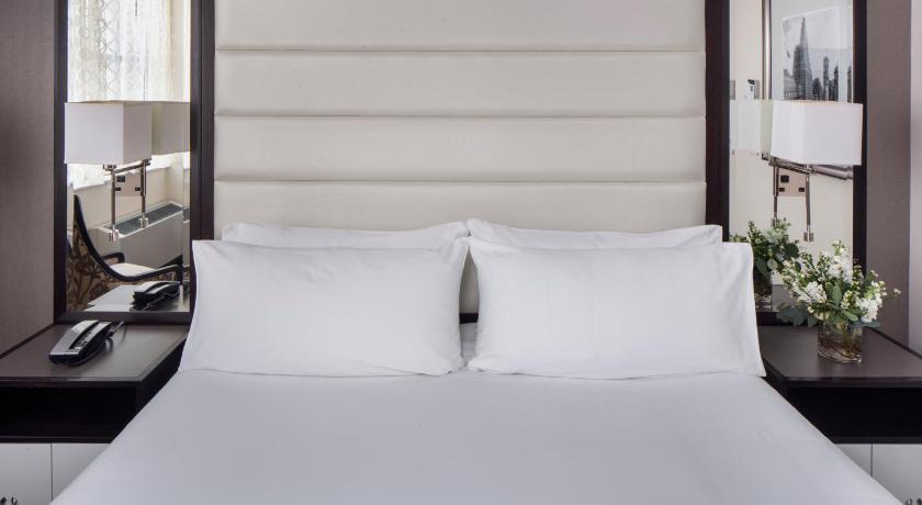 Image of 1 King Bed 4