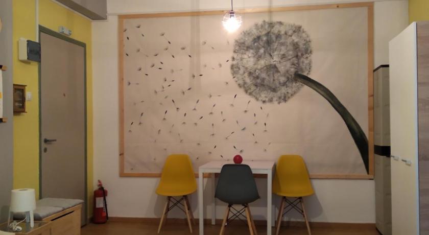 ERMOU ART LOFT — Hotel in Athens
