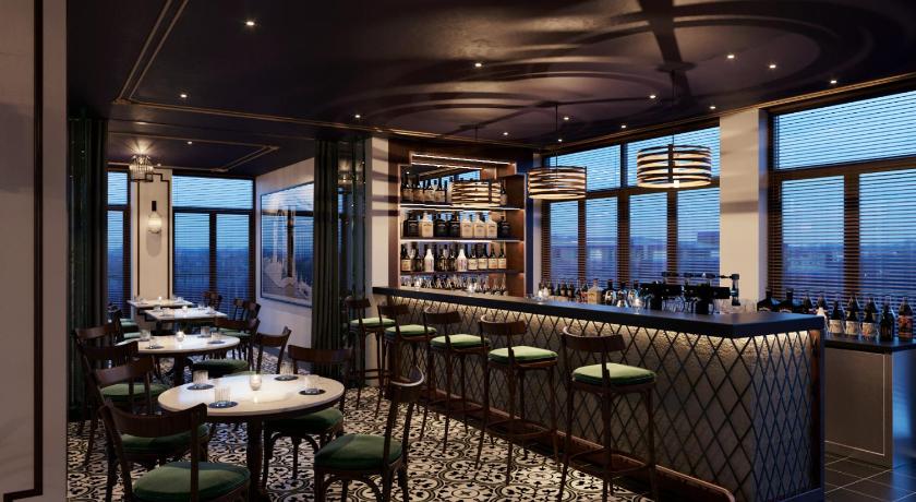 ホーチミン Hotel Majestic Saigon 5つ星 ホテル プール