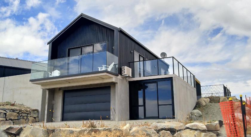 Galaxy Lakeview House photo