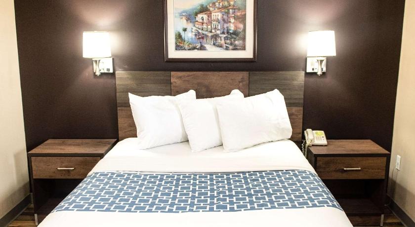 Suburban Extended Stay Hotel Charlotte-Ballantyne