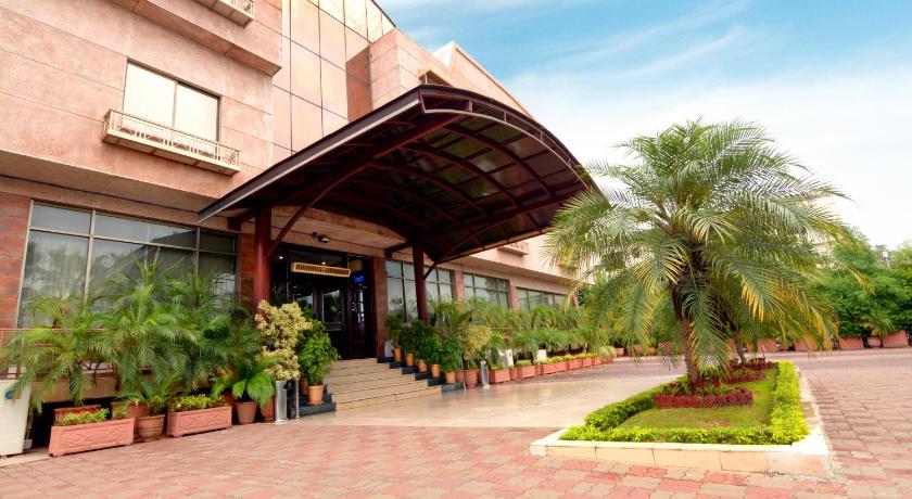 Islamabad Regalia Hotel – Islamabad, OH