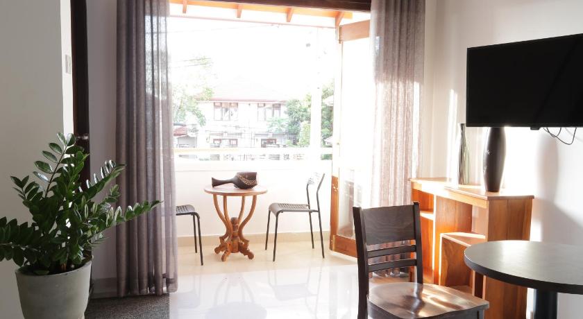 Villa Agoura Grand Negombo photo