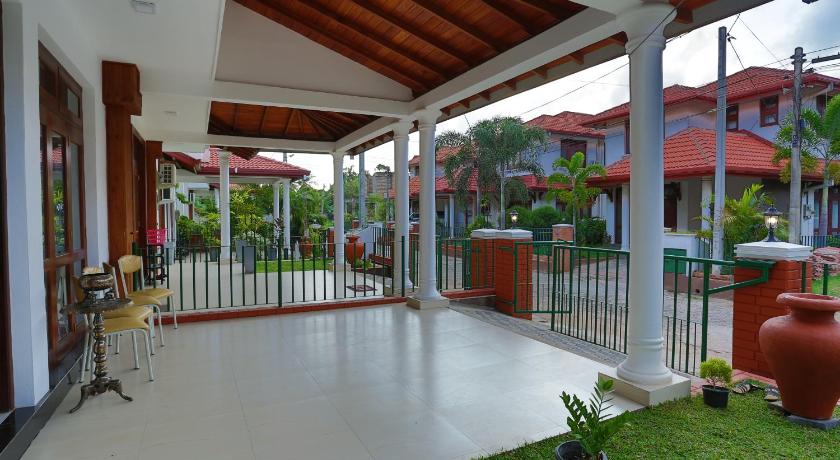 Villa Agoura Grand Negombo photo