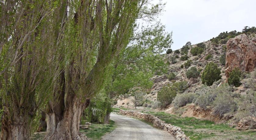 Hidden Canyon Retreat photo